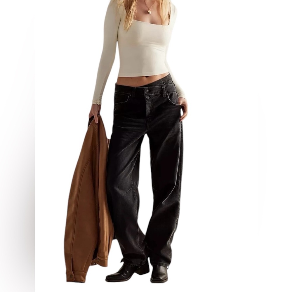We The Free Crossroads Mid-Rise Slim Straight Women’s Boyfriend Jeans Size‎ 32